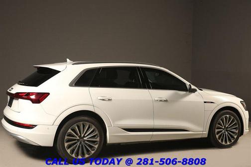 Glacier White Metallic 2019 Audi e-tron Premium Plus
