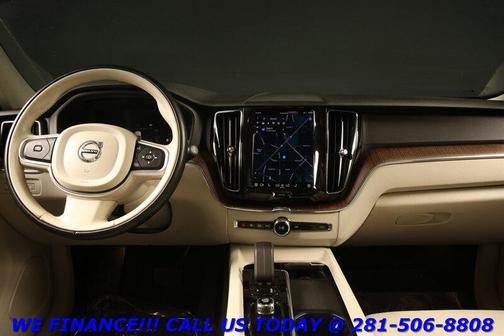 2022 Volvo XC60 Recharge Plug-In Hybrid T8 Inscription Expression