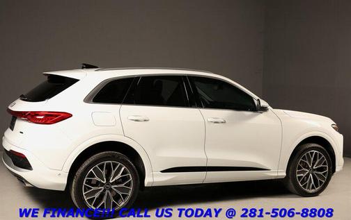 Glacier White Metallic 2025 Audi Q5 Premium Plus TFSI quattro S tronic