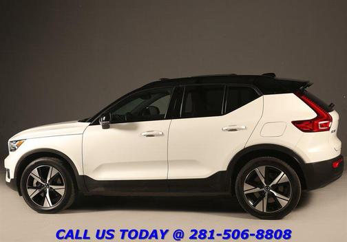 Crystal White Metallic 2022 Volvo XC40 Recharge Pure Electric P8 Twin Plus