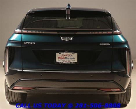 Emerald Lake Metallic 2024 Cadillac LYRIQ V