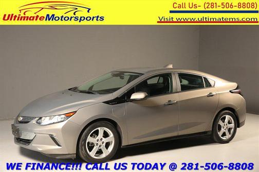 Pepperdust Metallic 2017 Chevrolet Volt LT