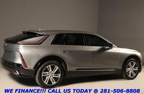 Argent Silver Metallic 2024 Cadillac LYRIQ Tech