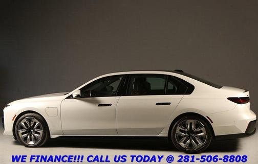 2024 BMW 750e i xDrive