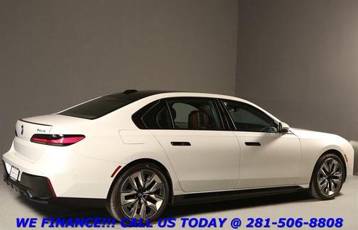 2024 BMW 750e i xDrive