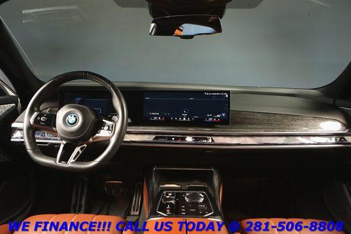 2024 BMW 750e i xDrive