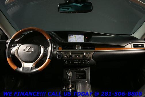 2015 Lexus ES 300h Base