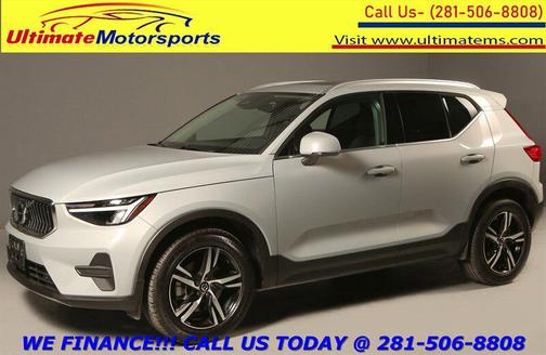 2025 Volvo XC40 B5 Core Bright Theme