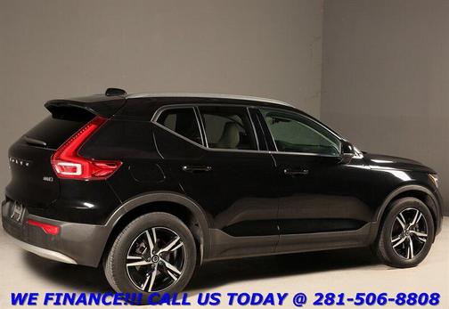 Onyx Black Metallic 2023 Volvo XC40 B5 Plus Bright Theme