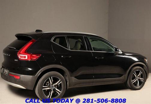 Onyx Black Metallic 2023 Volvo XC40 B5 Plus Bright Theme