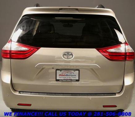 2017 Toyota Sienna XLE