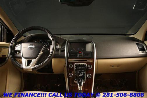 Crystal White Pearl 2014 Volvo XC60 T6 R-Design Platinum