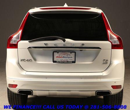 Crystal White Pearl 2014 Volvo XC60 T6 R-Design Platinum