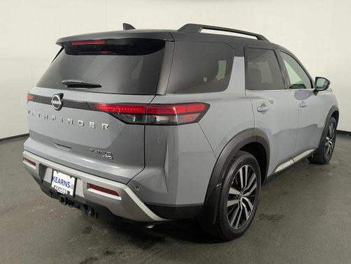 2023 Nissan Pathfinder Platinum 4WD