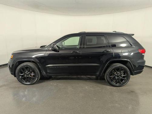 Diamond Black Crystal Pearlcoat 2020 Jeep Grand Cherokee Altitude