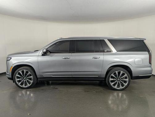 2025 Cadillac Escalade ESV Premium Luxury