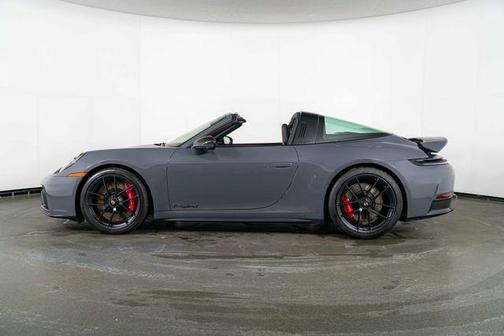 2025 Porsche 911 Targa 4 GTS