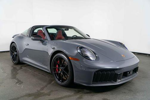 2025 Porsche 911 Targa 4 GTS