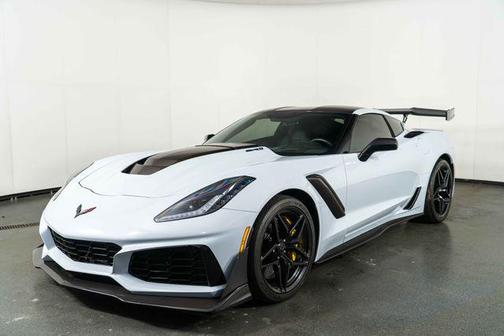 Ceramic Matrix Gray Metallic 2019 Chevrolet Corvette ZR1