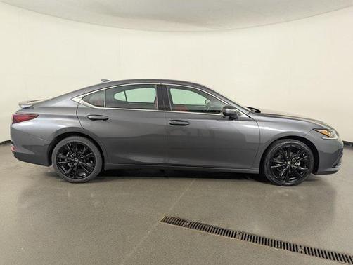 2022 Lexus ES 250 Base