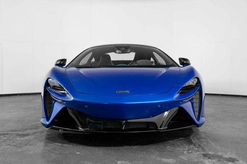 2024 McLaren Artura Performance