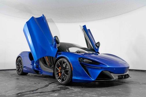 2024 McLaren Artura Performance