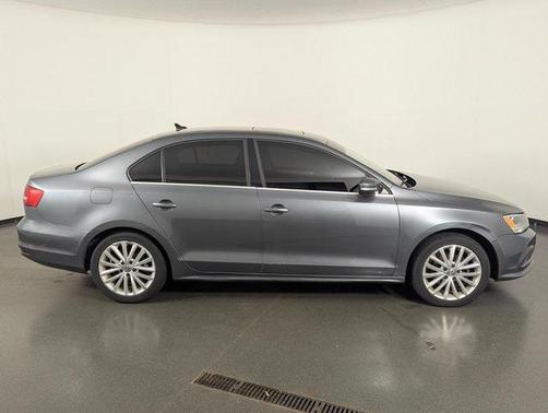2015 Volkswagen Jetta Auto SE w/Connectivity/Navigation