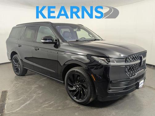 Infinite Black Metallic Clearcoat 2025 Lincoln Navigator Reserve