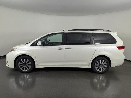 2020 Toyota Sienna Limited Premium