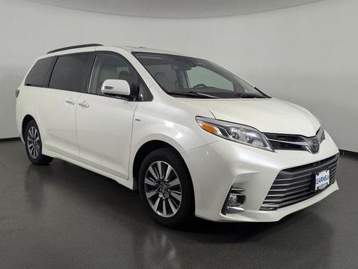 2020 Toyota Sienna Limited Premium