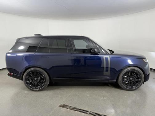 2023 Land Rover Range Rover P530 SE