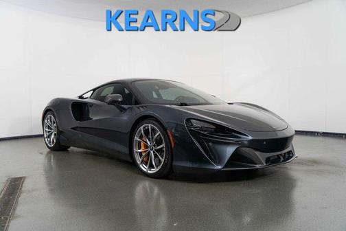 2023 McLaren Artura Performance