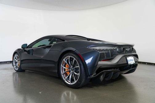 2023 McLaren Artura Performance