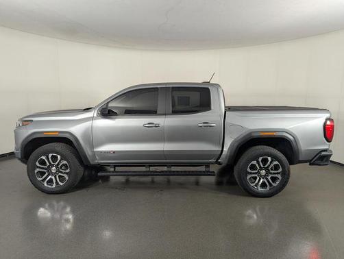 Sterling Metallic 2024 GMC Canyon AT4