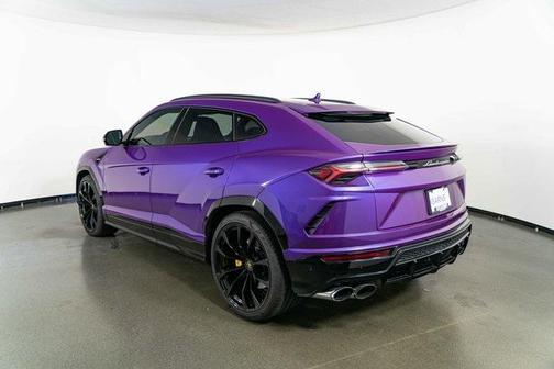2022 Lamborghini Urus Base