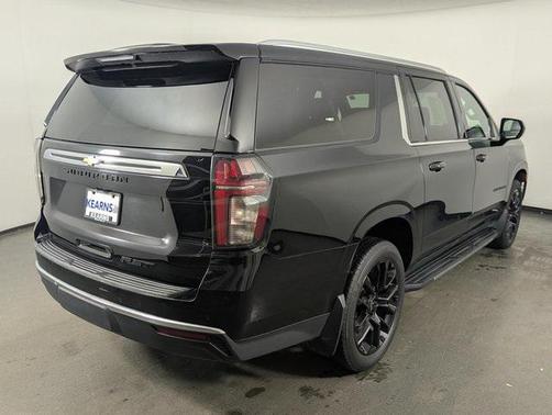 2023 Chevrolet Suburban LT