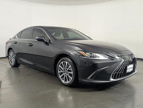 2025 Lexus ES 300h F SPORT Handling