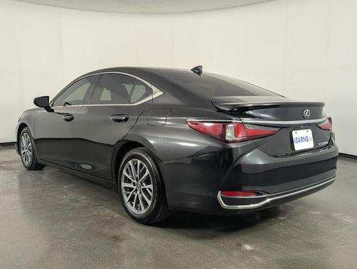 Black 2025 Lexus ES 300h F SPORT Handling
