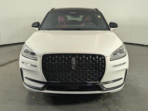 Pristine White Metallic Tri-Coat 2023 Lincoln Corsair Reserve