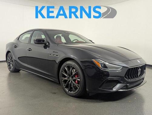 2022 Maserati Ghibli Modena Q4
