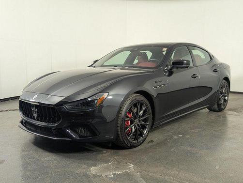 2022 Maserati Ghibli Modena Q4