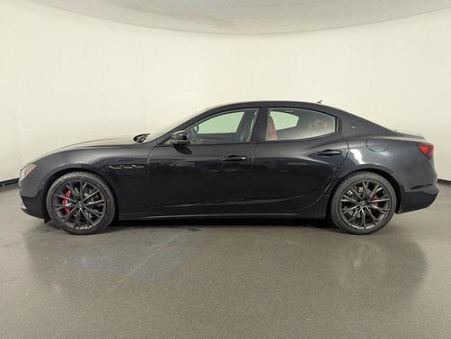 2022 Maserati Ghibli Modena Q4