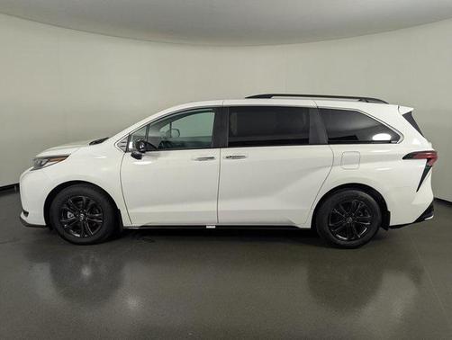 2024 Toyota Sienna XSE 7 Passenger