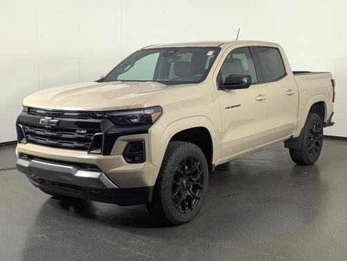 Sand Dune Metallic 2024 Chevrolet Colorado Z71