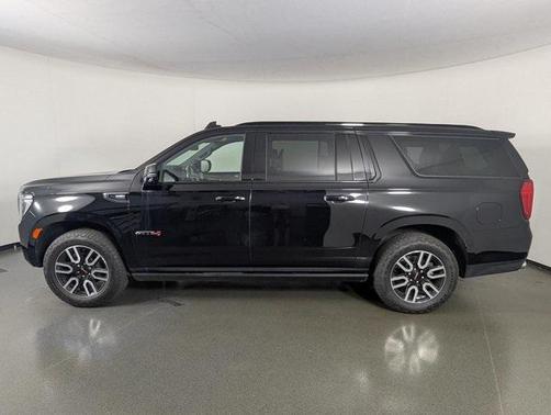 2022 GMC Yukon XL 4WD AT4