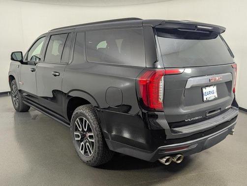 2022 GMC Yukon XL 4WD AT4