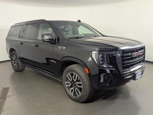 2022 GMC Yukon XL 4WD AT4