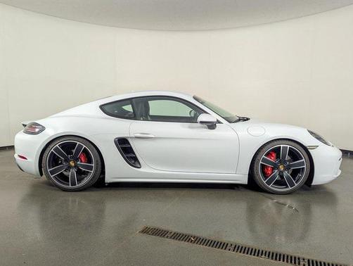 2022 Porsche 718 Cayman S