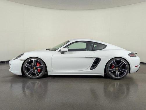 2022 Porsche 718 Cayman S