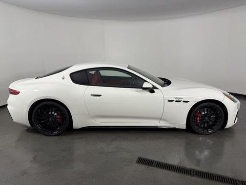 2024 Maserati GranTurismo Trofeo